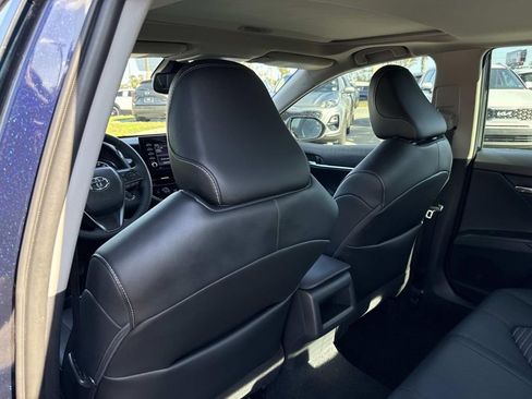 Used 2022 Toyota Camry SE image 19