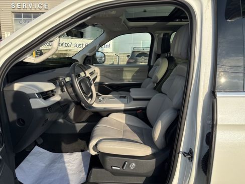 Used 2025 Lincoln Navigator L Reserve image 29