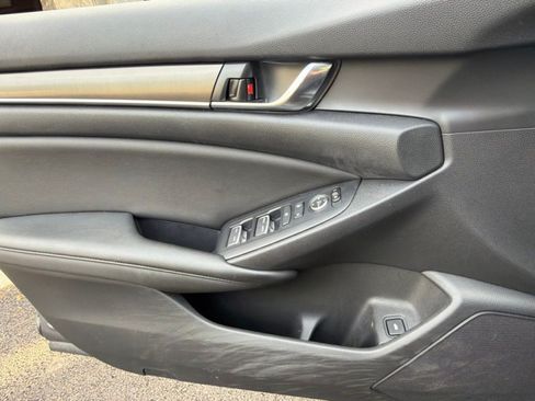 Used 2019 Honda Accord LX image 13