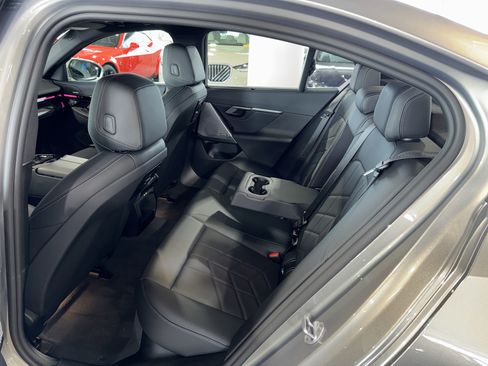Used 2025 BMW 530i RWD image 15