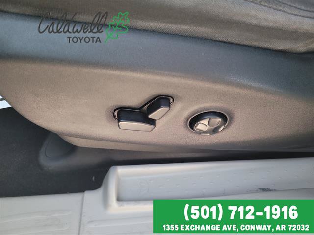 Used 2017 Chrysler Pacifica Touring Plus w/ Tire & Wheel Group FWD image 12