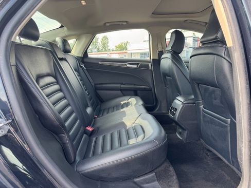 Used 2020 Ford Fusion SEL FWD image 17