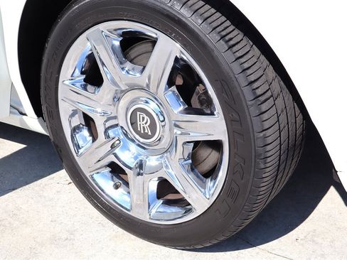 Used 2011 Rolls-Royce Ghost RWD image 17