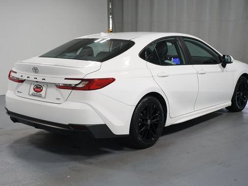 Used 2025 Toyota Camry SE FWD image 8