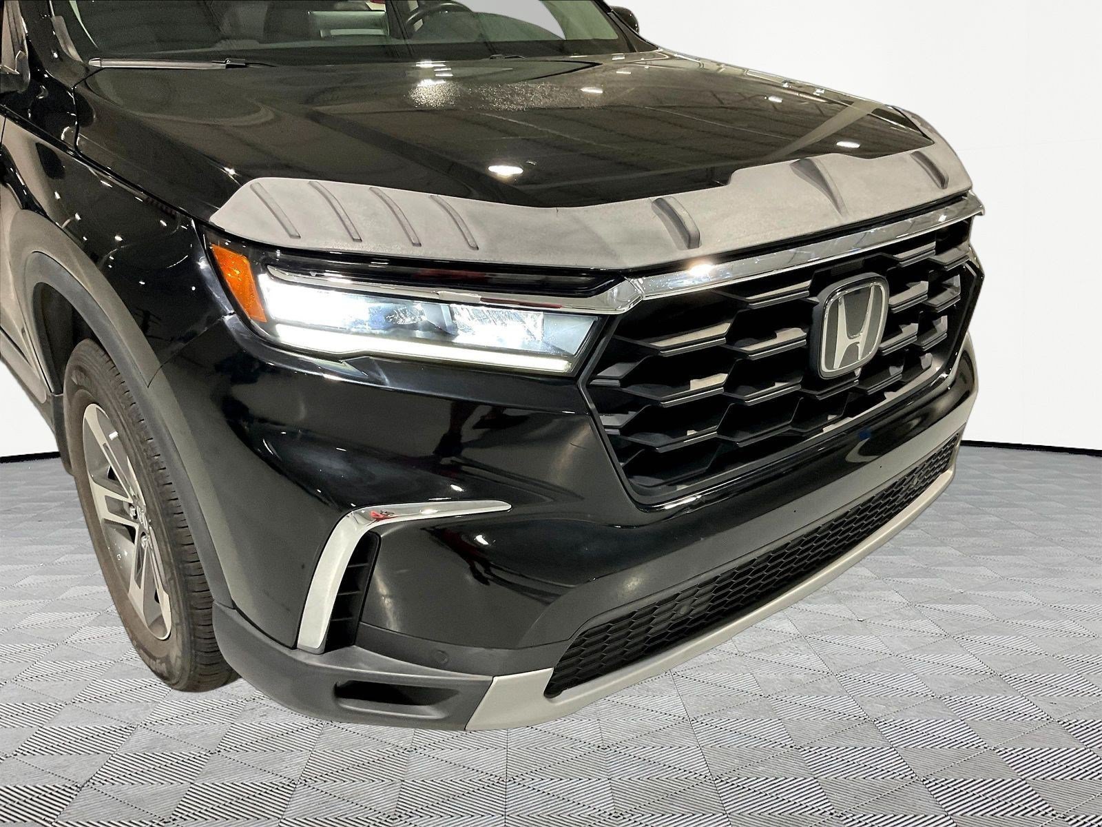 Used 2025 Honda Pilot EX-L image 32