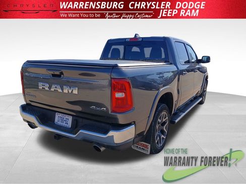 Used 2025 RAM 1500 Laramie AWD/4WD image 3