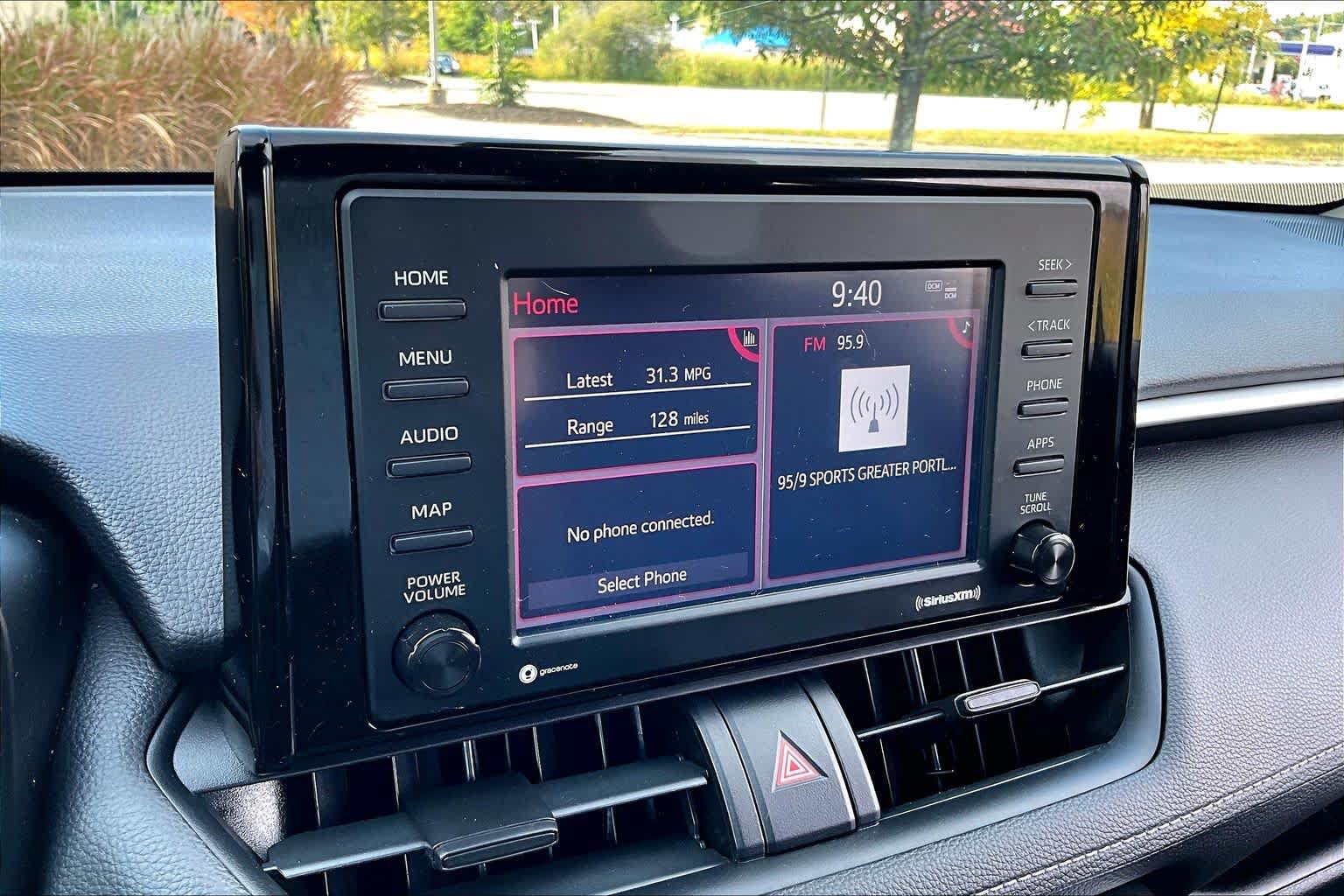 Used 2021 Toyota RAV4 LE AWD/4WD image 34