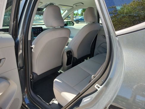 Used 2025 Hyundai Kona SEL FWD image 8