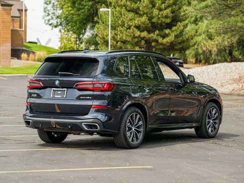 Used 2022 BMW X5 xDrive45e w/ M Sport Package image 5