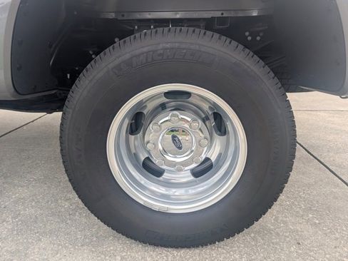 Used 2023 Ford F350 Lariat w/ Lariat Ultimate Package image 9