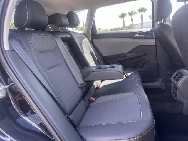 Used 2024 Volkswagen Taos SE w/ Black Wheel Package FWD image 25