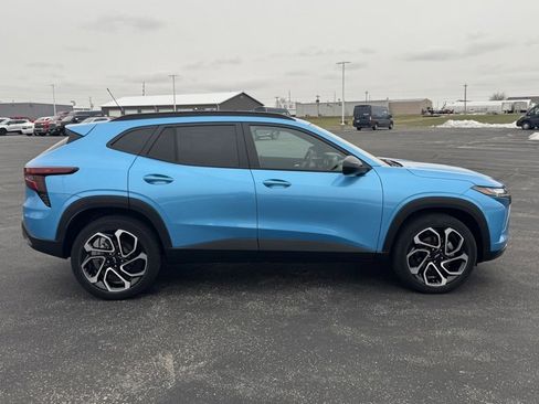 New 2025 Chevrolet Trax RS w/ Sunroof Package image 8
