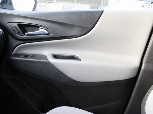 Used 2021 Chevrolet Equinox LT w/ Driver Convenience Package image 30