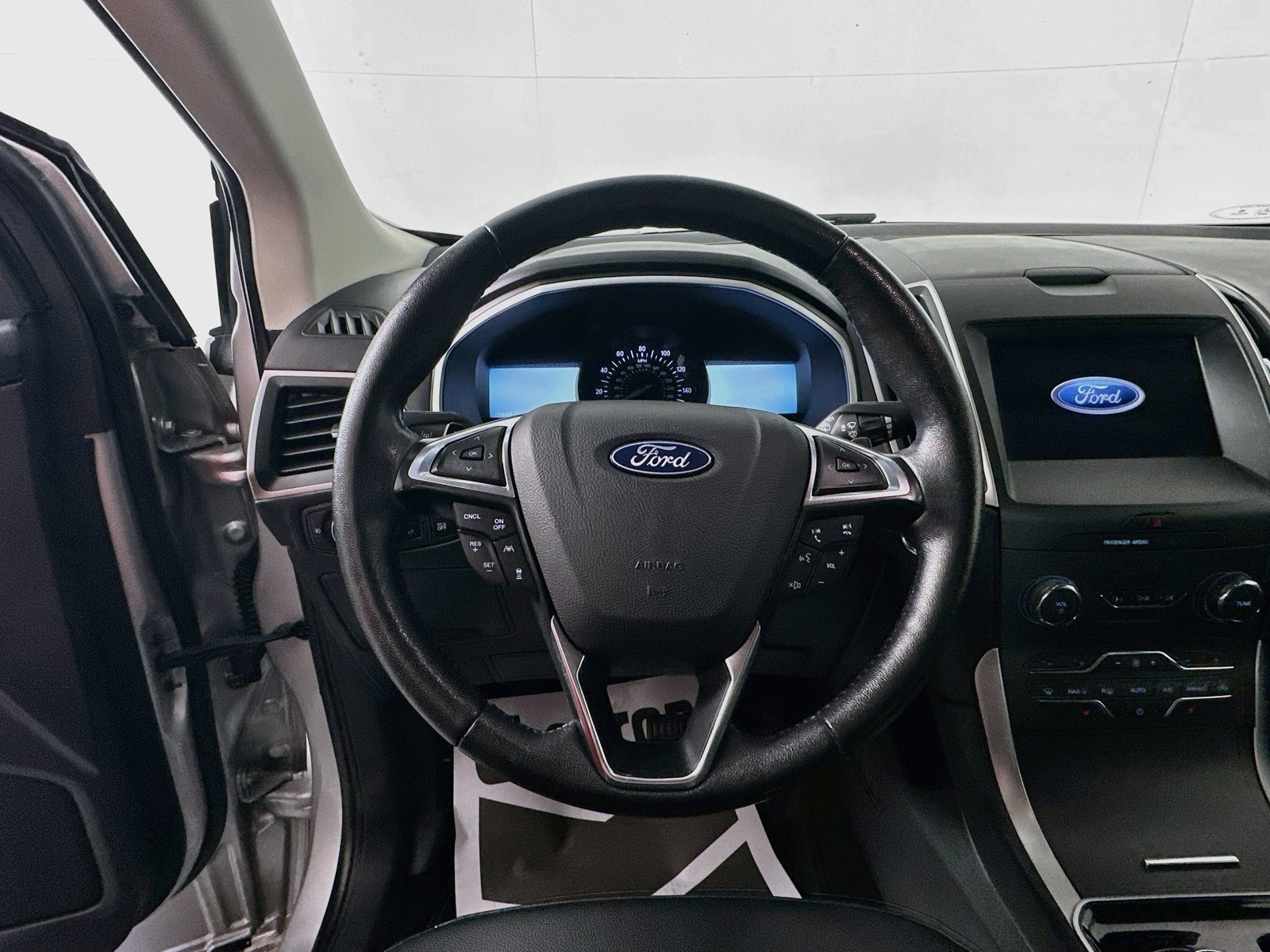 Used 2019 Ford Edge SEL w/ Equipment Group 201A AWD/4WD image 11