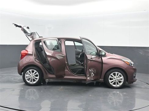 Used 2021 Chevrolet Spark LT image 27