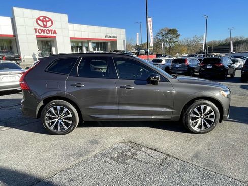 Used 2024 Volvo XC60 B5 Plus image 2