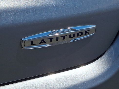 Used 2018 Jeep Compass Latitude w/ Popular Equipment Group AWD/4WD image 30