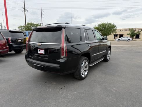 Used 2015 Cadillac Escalade Luxury AWD/4WD image 5