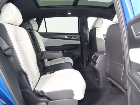 Used 2024 Volkswagen Atlas Cross Sport SEL Premium R-Line AWD/4WD image 14