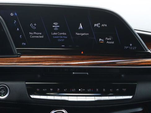 Used 2021 Cadillac Escalade ESV Premium Luxury w/ Driver Assist Tech Package image 17