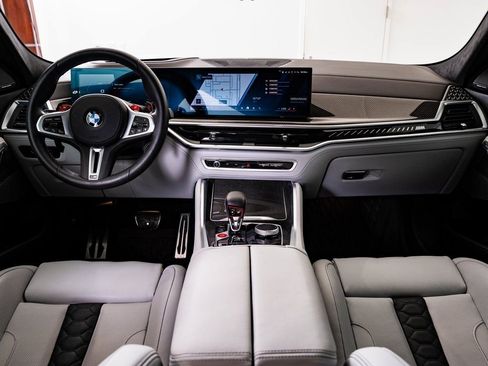 Used 2025 BMW X6 M Competition w/ Executive Package image 33
