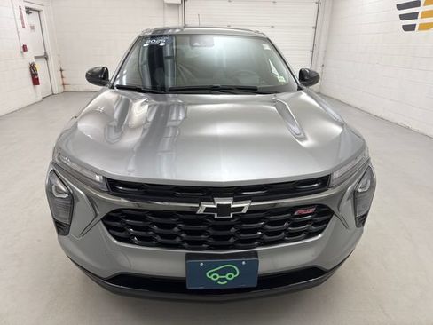 Certified 2025 Chevrolet Trax RS w/ Driver Confidence Package FWD image 39