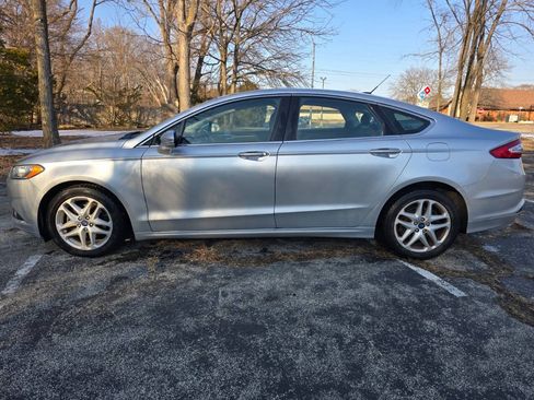 Used 2013 Ford Fusion SE FWD image 4