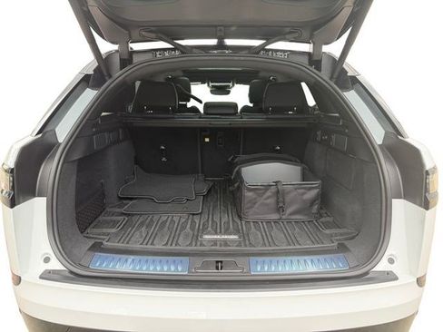 Certified 2026 Land Rover Range Rover Velar Dynamic SE AWD/4WD image 18