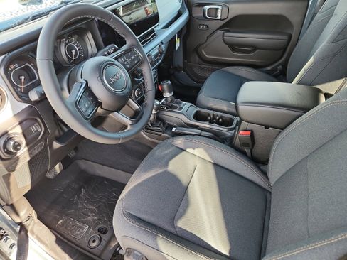 New 2026 Jeep Gladiator Sport image 11