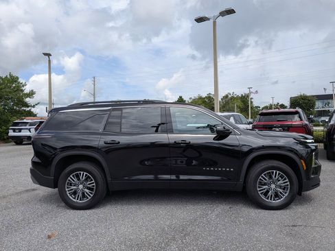 Certified 2024 Chevrolet Traverse LT FWD image 2