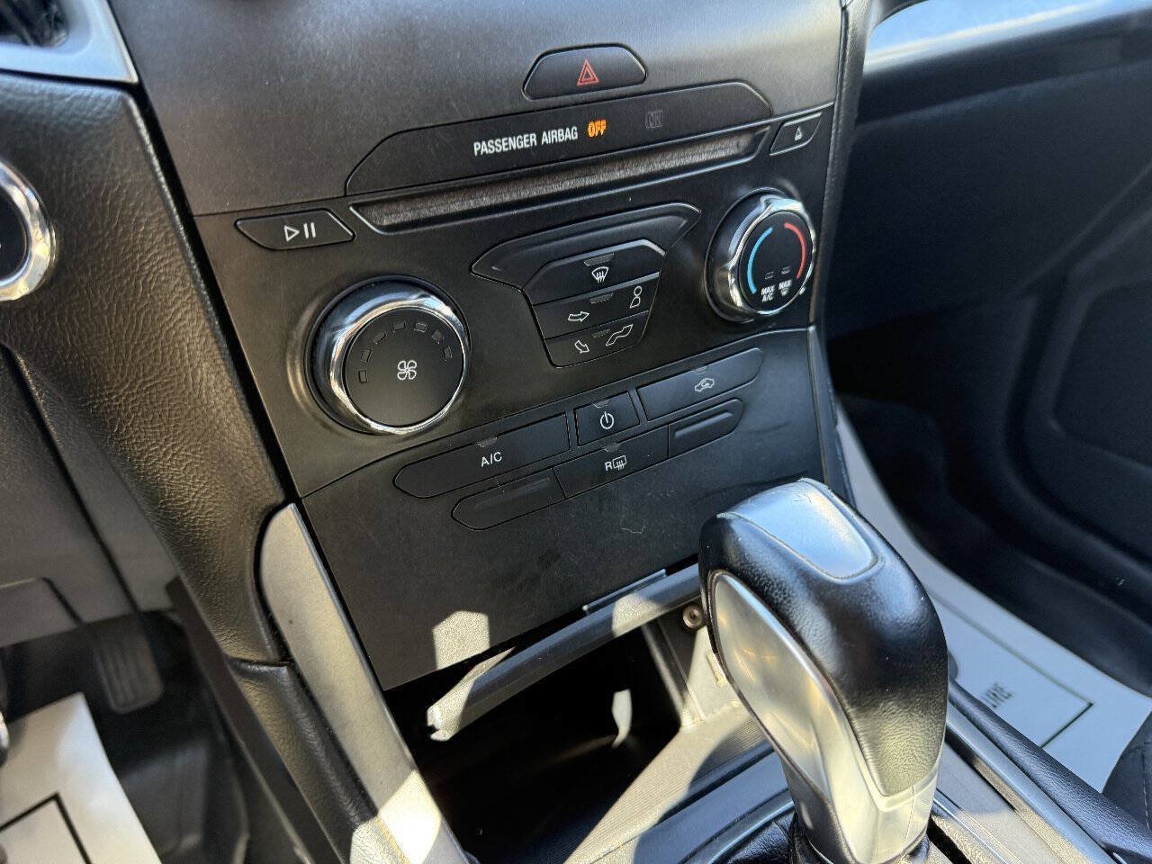 Used 2015 Ford Edge SE FWD image 6