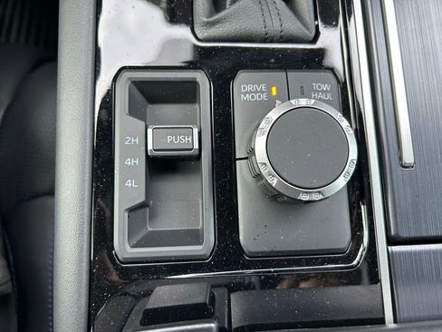 Used 2025 Toyota Tundra Platinum AWD/4WD image 29