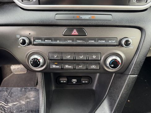 Used 2022 Kia Sportage LX image 23