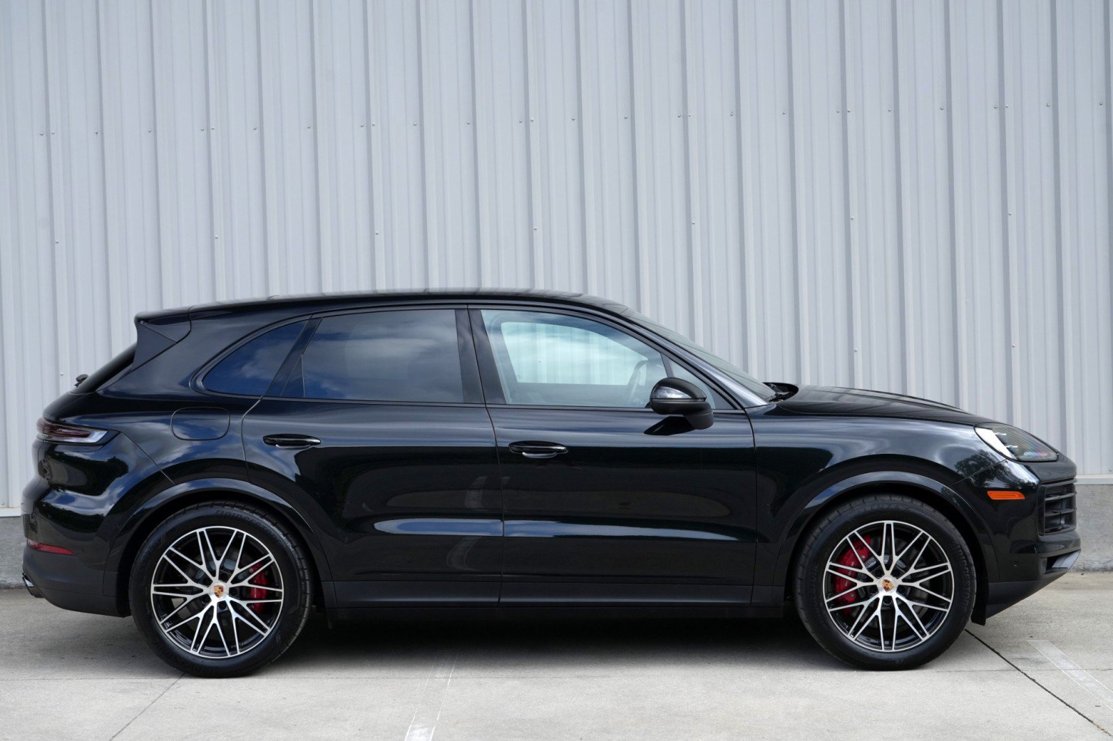 Used 2025 Porsche Cayenne S w/ Premium Package Plus AWD/4WD image 53