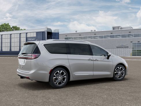 New 2026 Chrysler Pacifica Pinnacle w/ Trailer Tow Group image 2