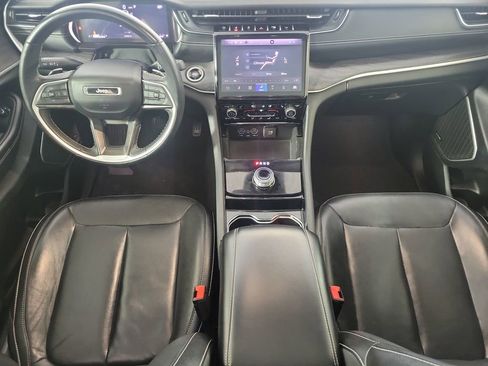 Used 2022 Jeep Grand Cherokee Limited image 14