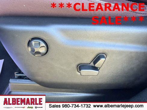 Used 2024 Dodge Durango GT image 15