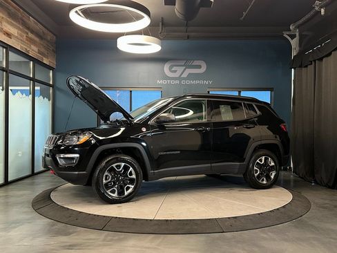 Used 2018 Jeep Compass Trailhawk w/ Leather Interior Group AWD/4WD image 24