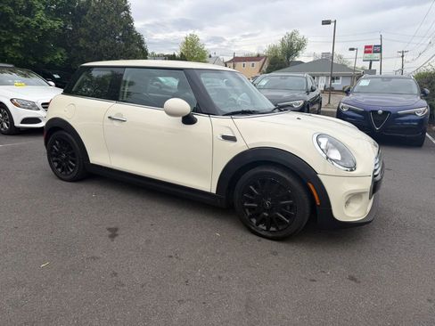 Used 2018 MINI Cooper 2-Door Hardtop FWD image 11