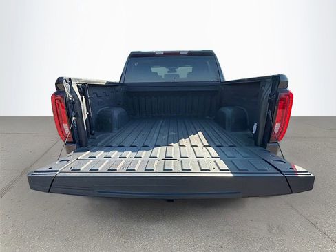 Used 2022 GMC Sierra 1500 SLT w/ X31 Off-Road Package image 13