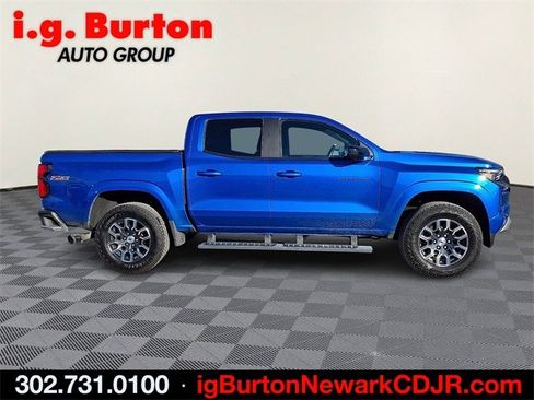 Used 2024 Chevrolet Colorado Z71 w/ Z71 Convenience Package 2 image 7