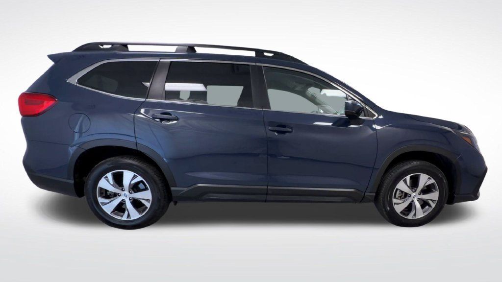 Used 2025 Subaru Ascent Premium AWD/4WD image 9