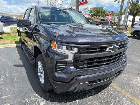 Used 2023 Chevrolet Silverado 1500 RST image 2