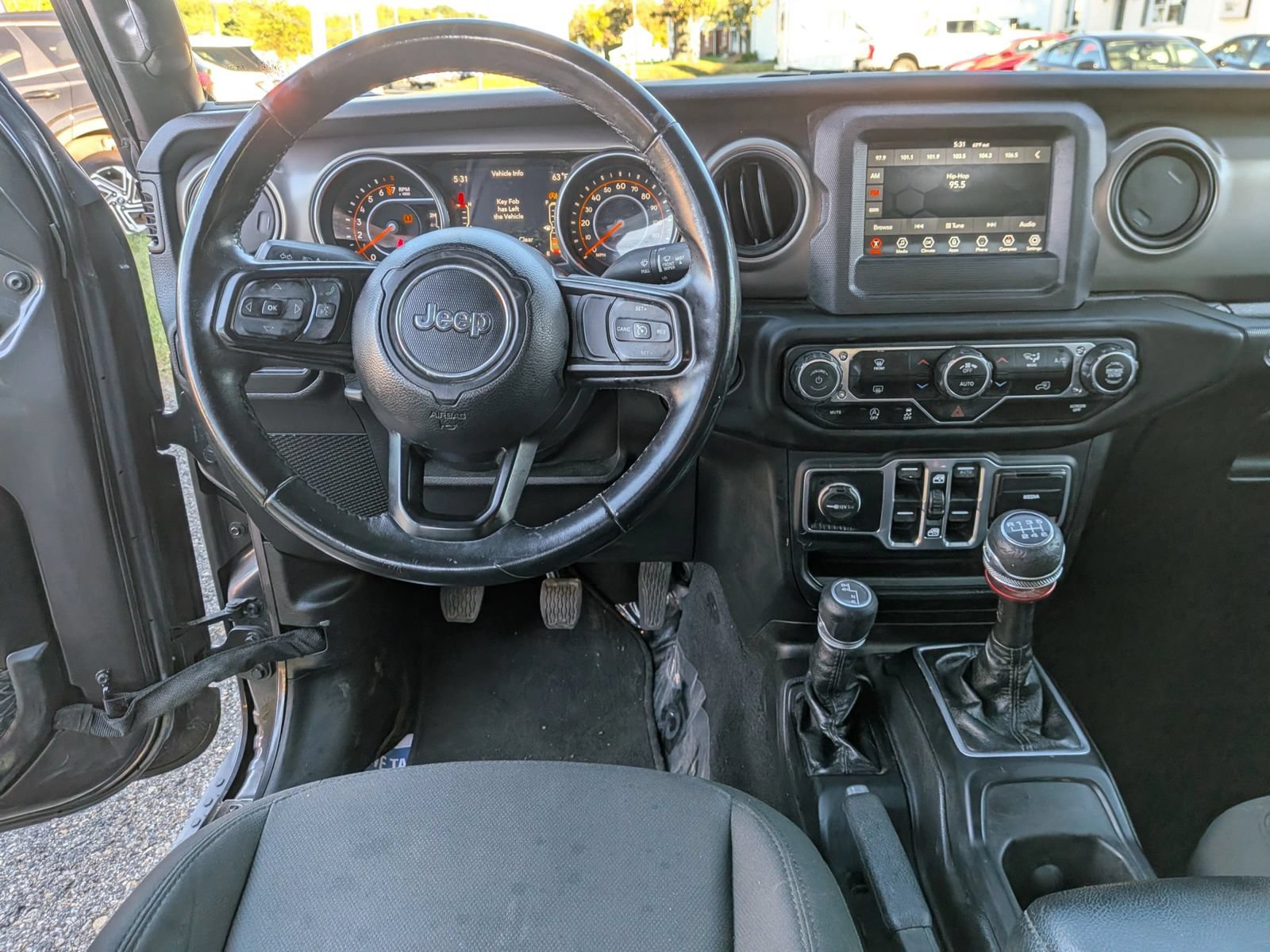 Used 2018 Jeep Wrangler Unlimited Sport S AWD/4WD image 38