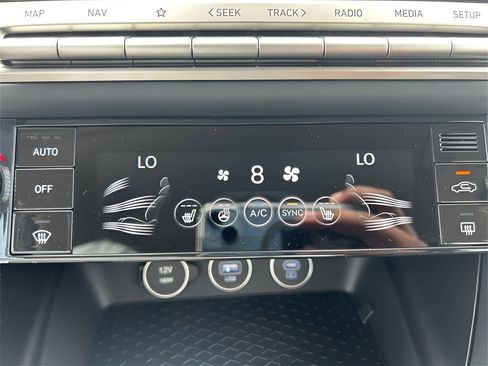 New 2025 Genesis G70 2.5T image 22