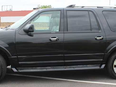 Used 2011 Ford Expedition EL Limited image 2