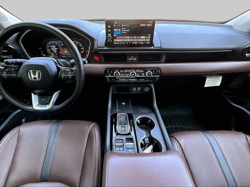 Used 2025 Honda Pilot Elite image 15
