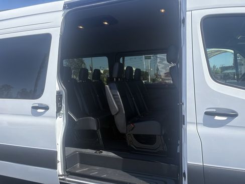 Used 2025 Mercedes-Benz Sprinter 2500 image 28