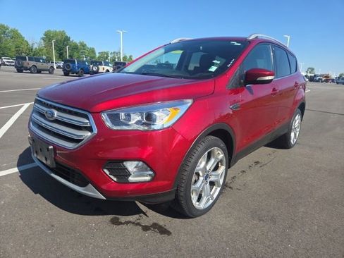 Used 2019 Ford Escape Titanium AWD/4WD image 2