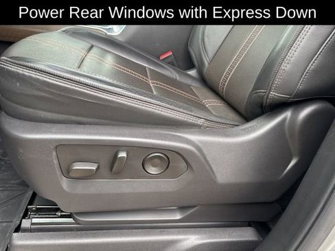 Used 2025 Chevrolet Silverado 2500 High Country image 13